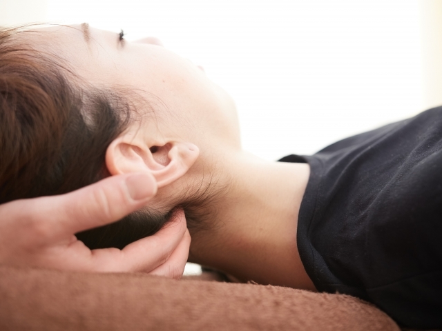 脳脊髄液の循環を向上する施術で症状を改善します